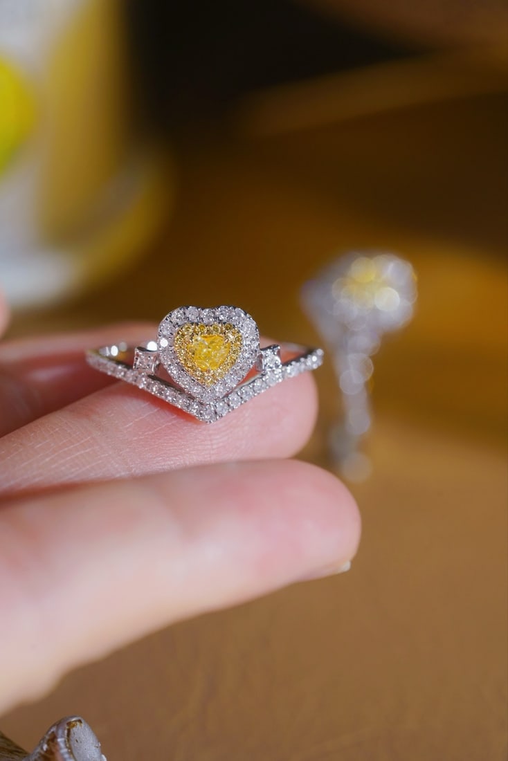 14k Gold 0.50 Ctw Natural Yellow Diamond & Diamond Ring: Ref:231172237 // gold content:14k gold // ring size:7. 25us // // main gemstone:yellow diamond // shape:heart // carat weight:0. 15ct // color:yellow // treatment:natural // // adjacent gemstone 2 :