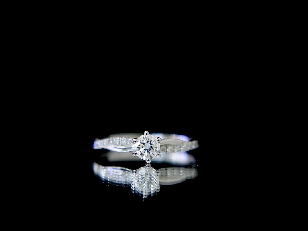 Gia Certified 14k Gold 0.37 Ctw Natural F Si1 3ex Round Diamond Ring: Ref:231172238 // gold content:14k gold // ring size:7. 25us // // main gemstone:diamond // certified:gia // shape:round // carat weight:0. 30ct // clarity grade:si1 // color:f // treatment:natural //