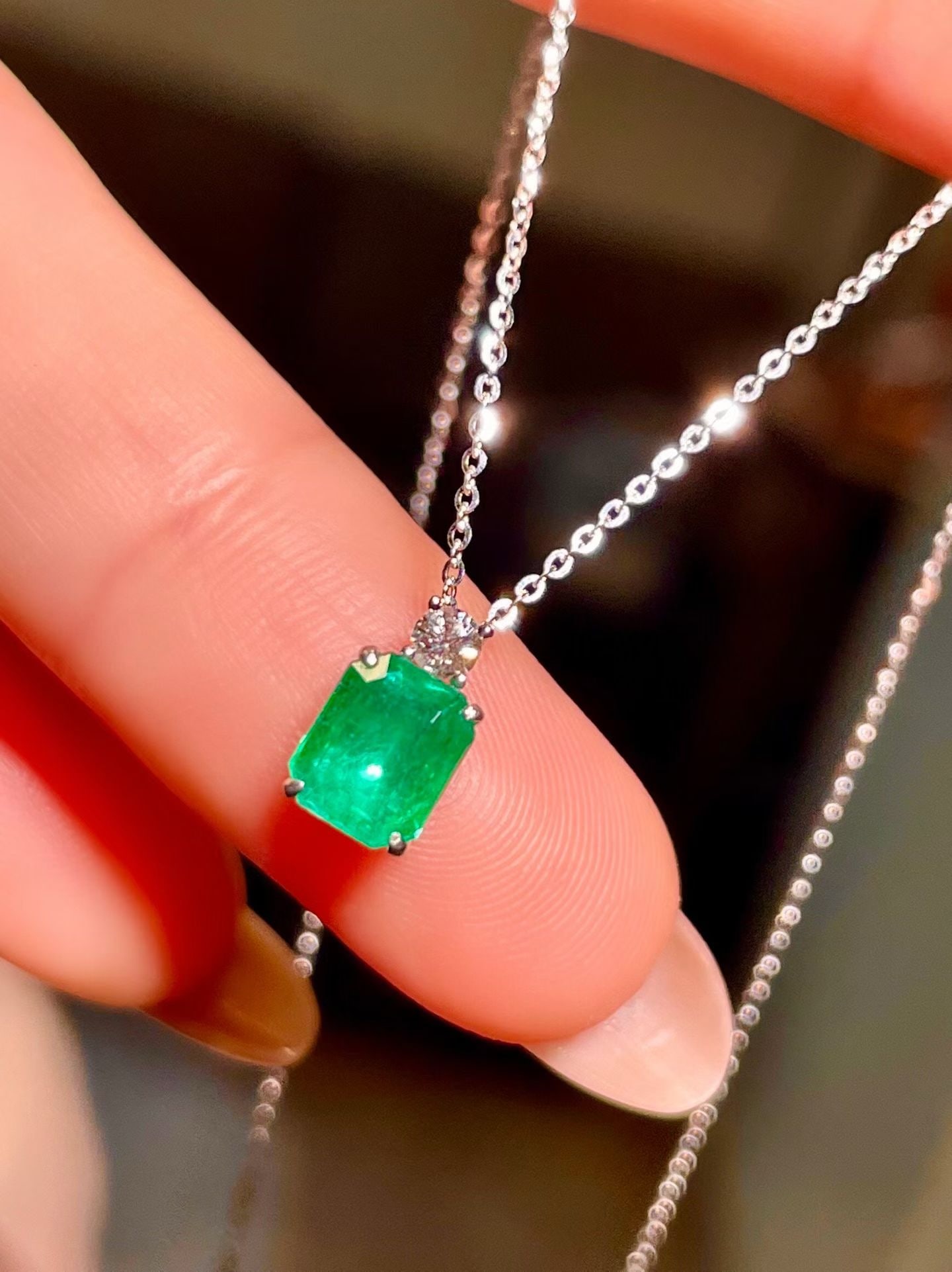 14k Gold 0.81 Ctw Natural Emerald & Diamond Necklace - 3
