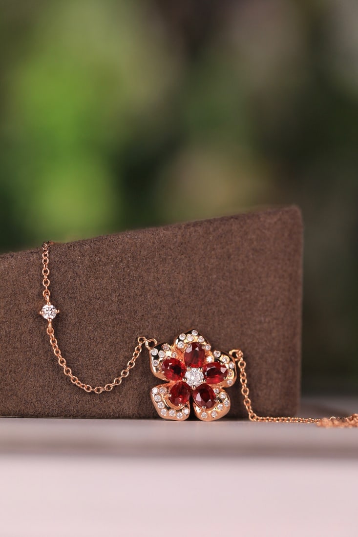 14k Gold 1.62 Ct Natural Ruby & Diamond & Flowers Necklace - 3
