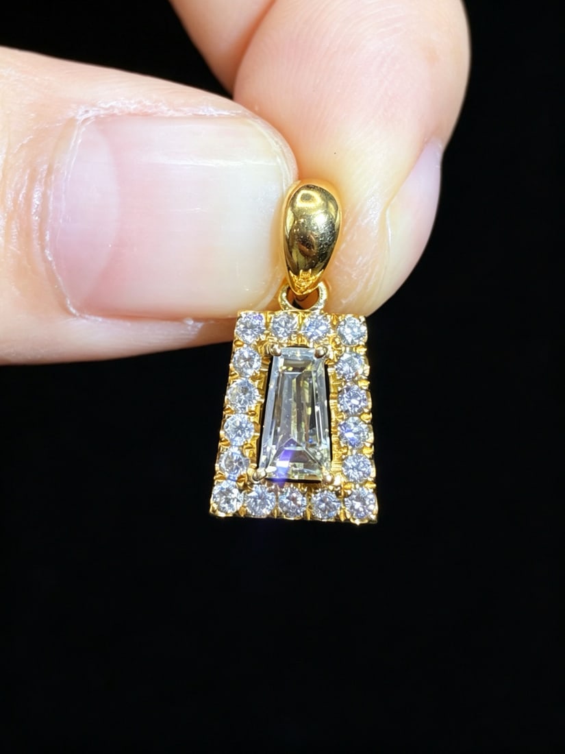 14k Gold 0.96 Ctw Natural H Diamond Pendant( Without Chain ): Ref:231172248 // gold content:14k gold // main gemstone:diamond // shape:baguette // carat weight:0. 6ct // clarity grade:vs-si // color:h // treatment:natural // // adjacent gemstone 2 : diamond //