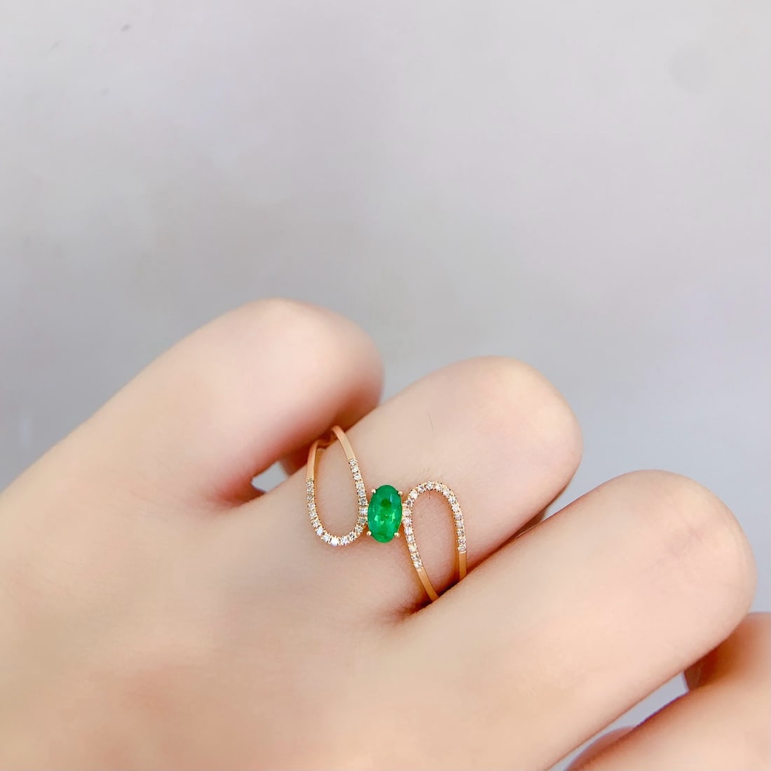 14k Gold 0.4 Ct Vivid Green Natural Emerald & Diamond Ring - 6
