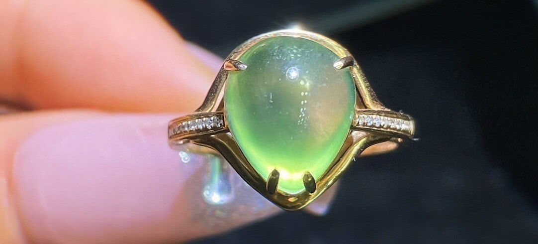 14k Gold 6 Ct Natural Prehnite & Diamond Ring - 2