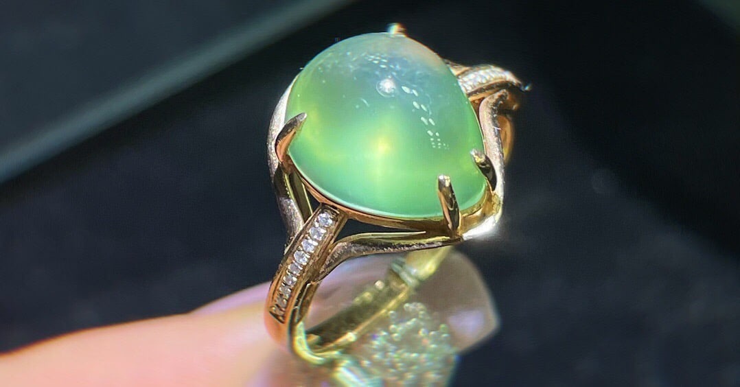 14k Gold 6 Ct Natural Prehnite & Diamond Ring - 3