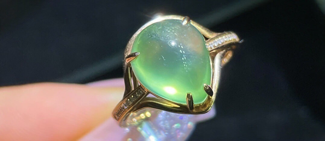14k Gold 6 Ct Natural Prehnite & Diamond Ring - 4