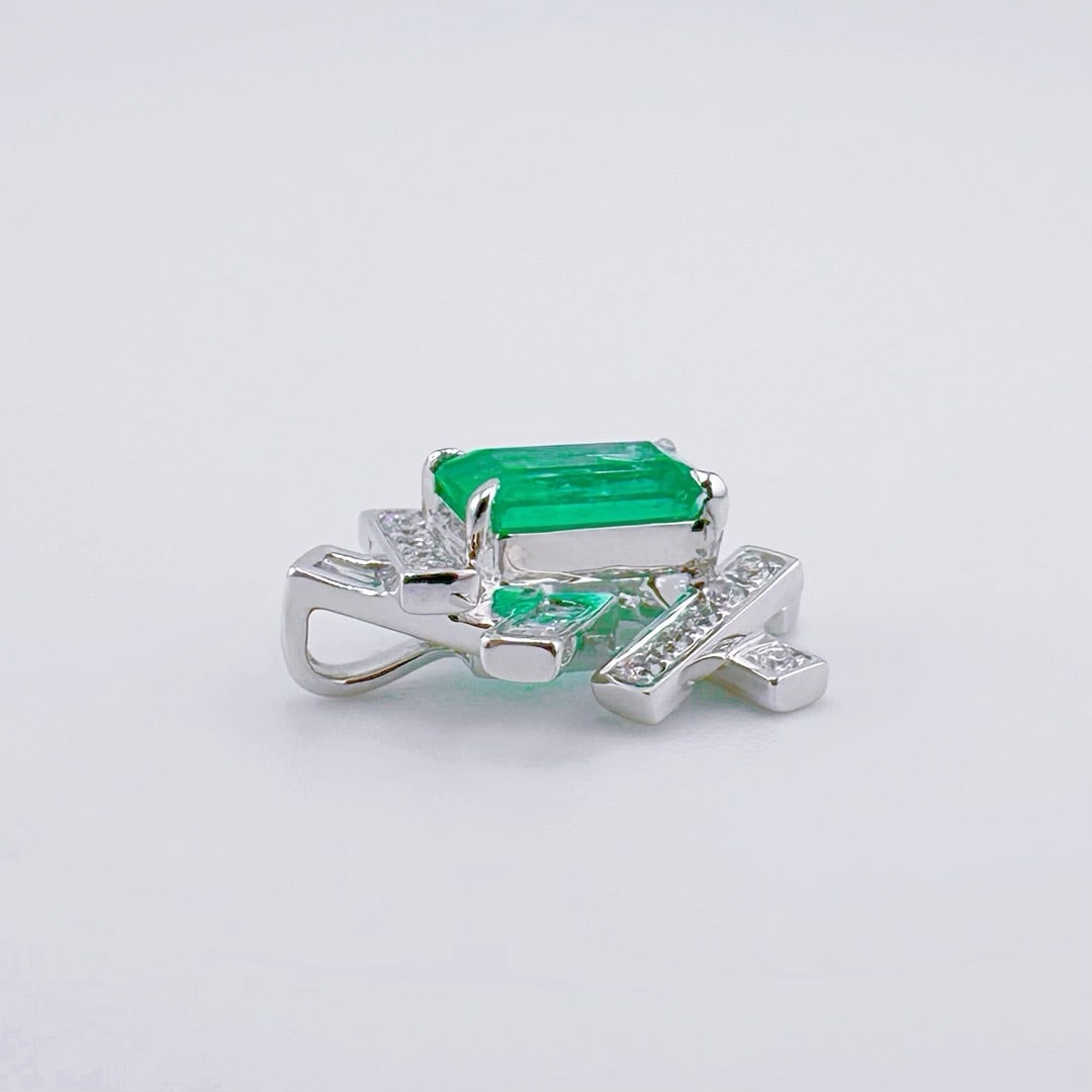 14k Gold 1.36 Ctw Natural Emerald & Diamond Pendant( Without Chain ) - 4