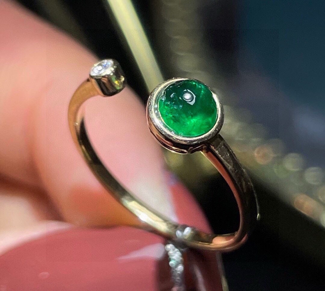 14k Gold 0.93 Ct Natural Emerald & Diamond Ring - 2