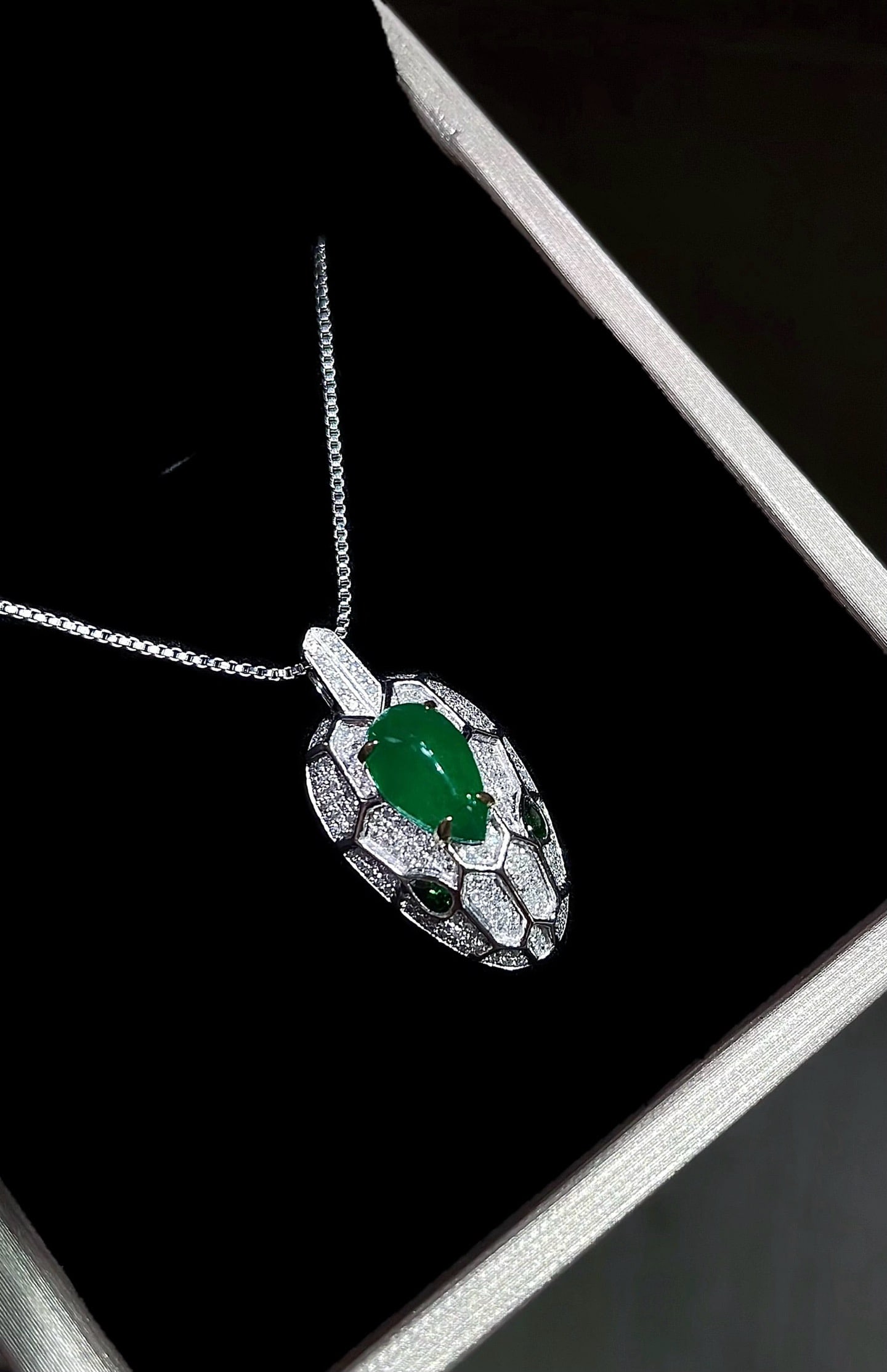 14k Gold 2.28 Ctw Vivid Green Natural Emerald & Emerald & Snake Pendant( Without Chain ): Ref:231172286 // gold content:14k gold // main gemstone:emerald // shape:pear // carat weight:2. 13ct // color:vivid green // treatment:natural // // adjacent gemstone 2 : emerald // shape:pear // car