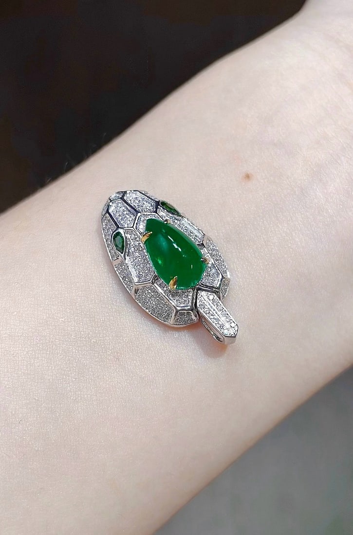 14k Gold 2.28 Ctw Vivid Green Natural Emerald & Emerald & Snake Pendant( Without Chain ) - 5