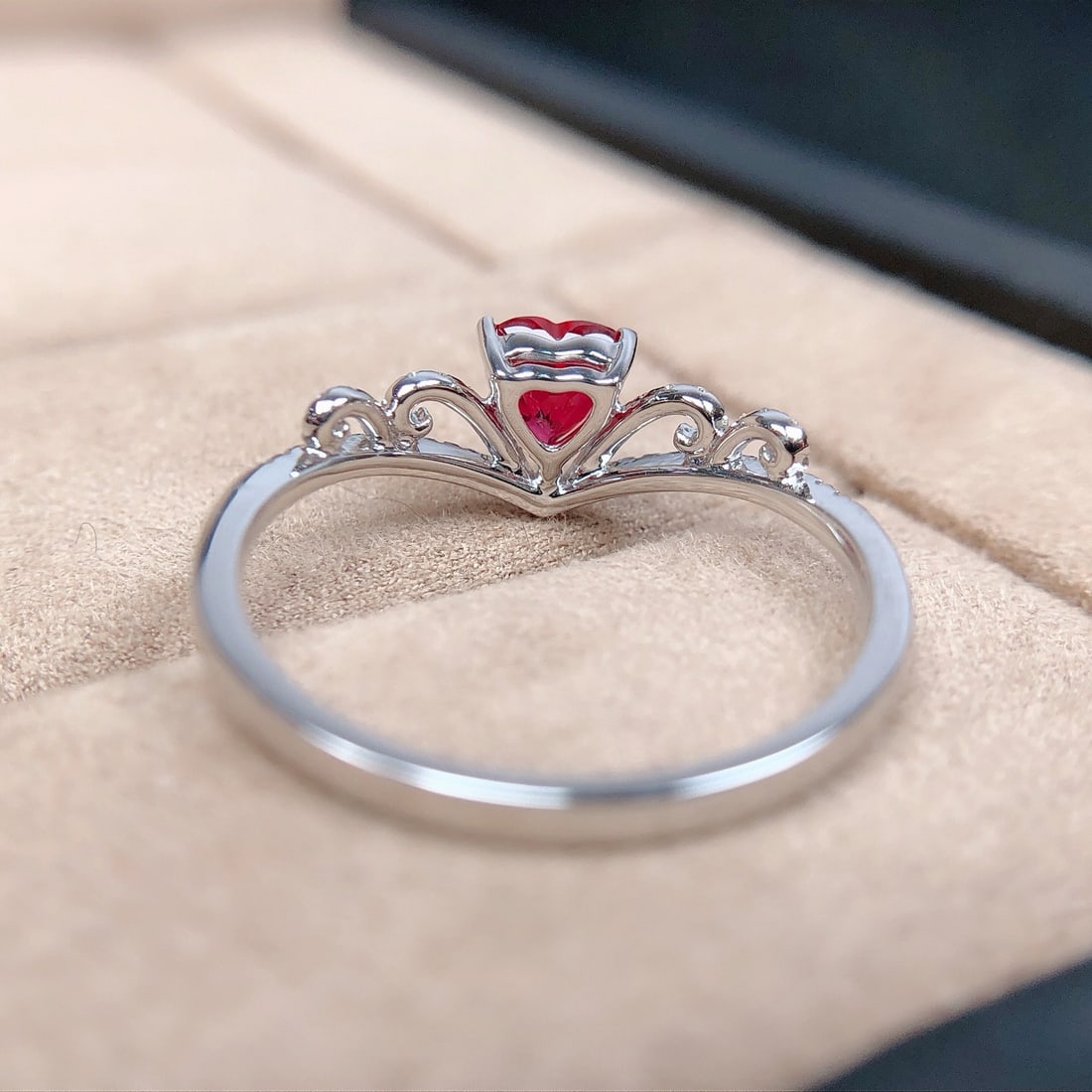 14k Gold 0.75 Ctw Natural Ruby & Diamond Ring - 5