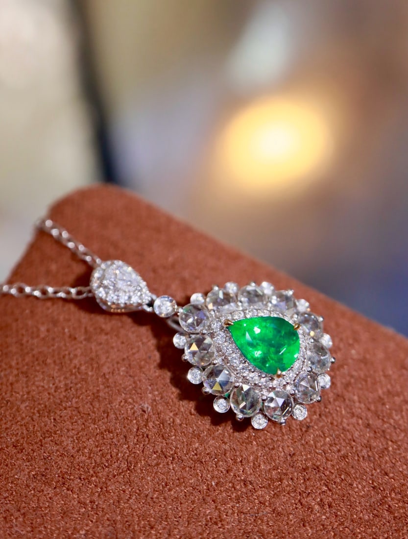 14k Gold 1.15 Ctw Natural Emerald & Diamond Pendant( Without Chain ) - 2