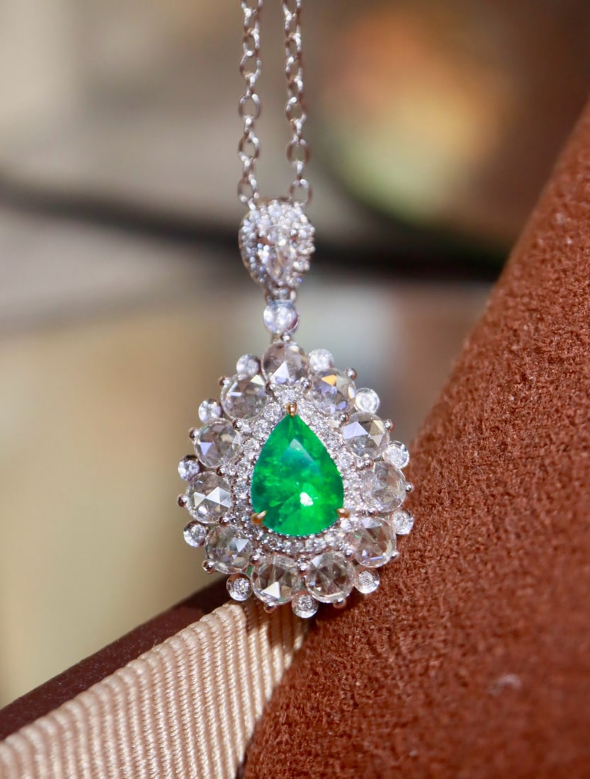 14k Gold 1.15 Ctw Natural Emerald & Diamond Pendant( Without Chain ) - 3