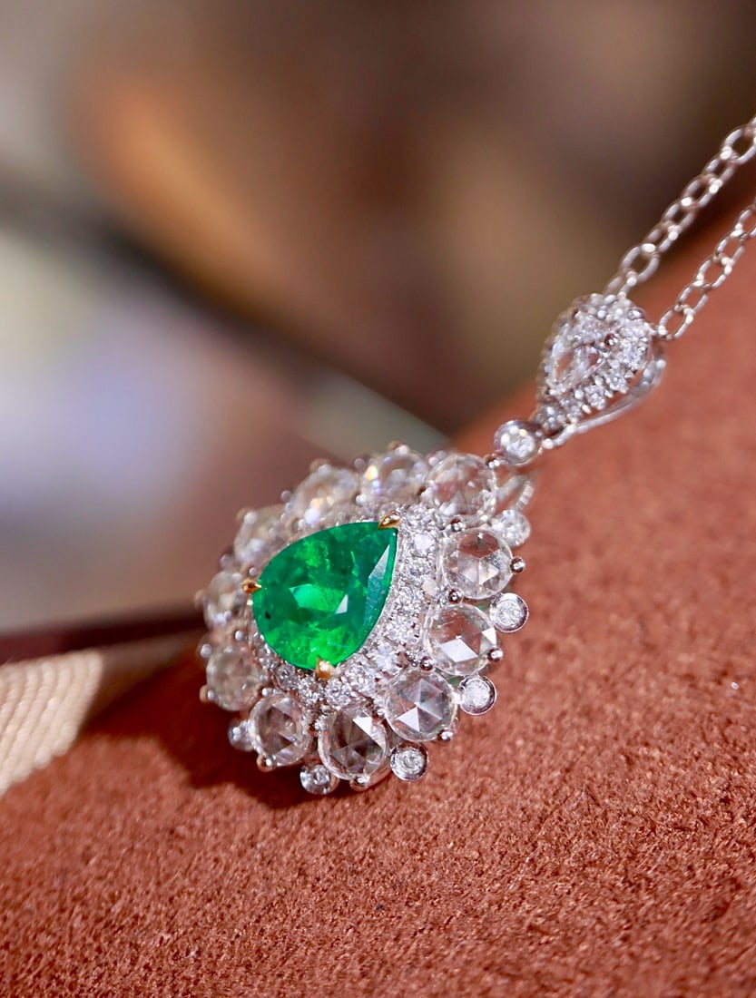 14k Gold 1.15 Ctw Natural Emerald & Diamond Pendant( Without Chain ) - 4