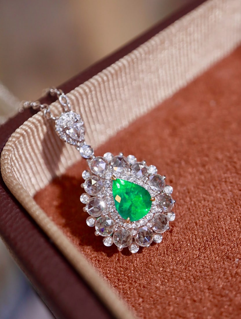 14k Gold 1.15 Ctw Natural Emerald & Diamond Pendant( Without Chain ) - 6