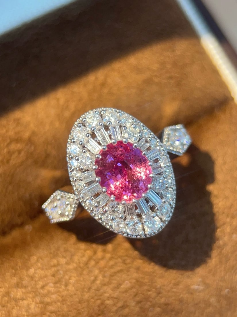14k Gold 1.96 Ctw Natural Padparadscha Sapphire & Diamond Ring: Ref:231172291 // gold content:14k gold // ring size:7. 25us // // main gemstone:padparadscha sapphire // shape:oval // carat weight:1. 36ct // color:orangish pink // treatment:natural // // adjacent