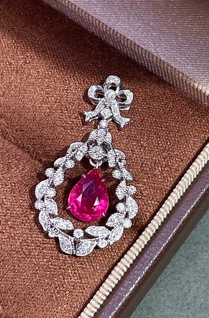 14k Gold 2.02 Ctw Natural Tourmaline & Diamond Pendant( Without Chain ): Ref:231172293 // gold content:14k gold // main gemstone:tourmaline // shape:pear // carat weight:1. 7ct // color:red // treatment:natural // // adjacent gemstone 2 : diamond // shape:round // carat