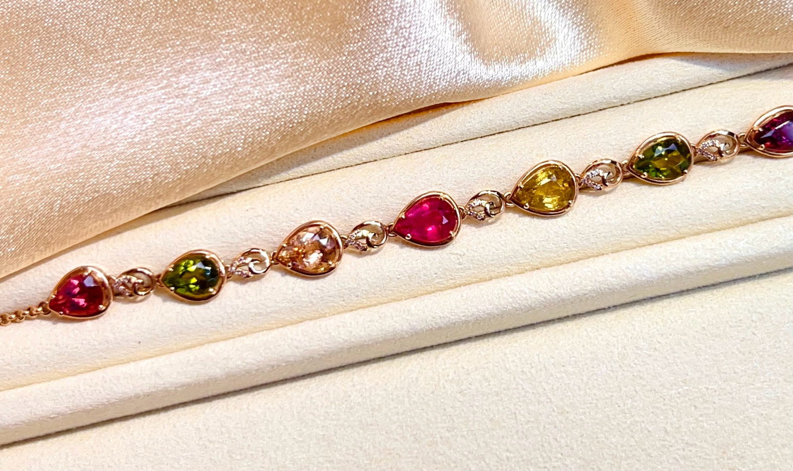 14k Gold 5.8 Ct Natural Tourmaline & Diamond Bracelet - 2