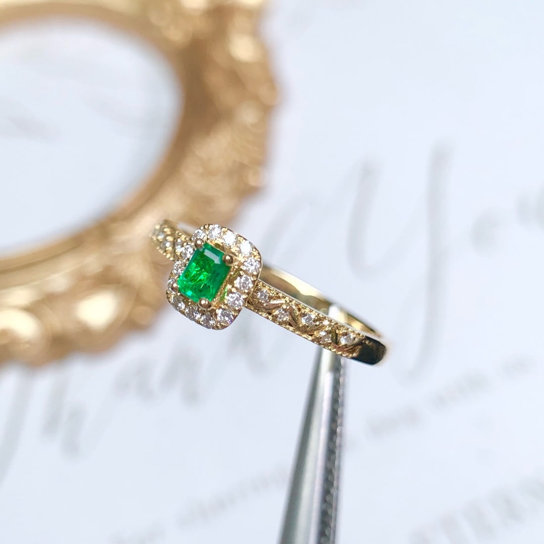 14k Gold 0.22 Ctw Vivid Green Natural Emerald & Diamond Ring - 6