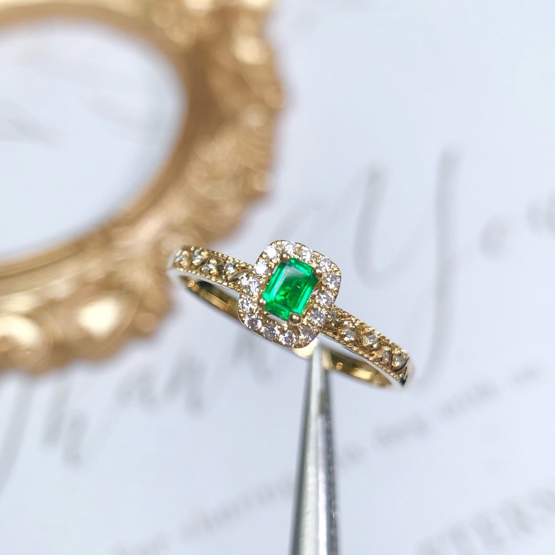 14k Gold 0.22 Ctw Vivid Green Natural Emerald & Diamond Ring - 7