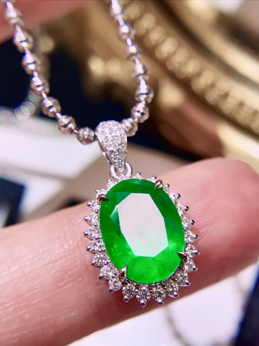 14k Gold 3.58 Ctw Vivid Green Natural Emerald & Diamond Pendant( Without Chain ) - 3