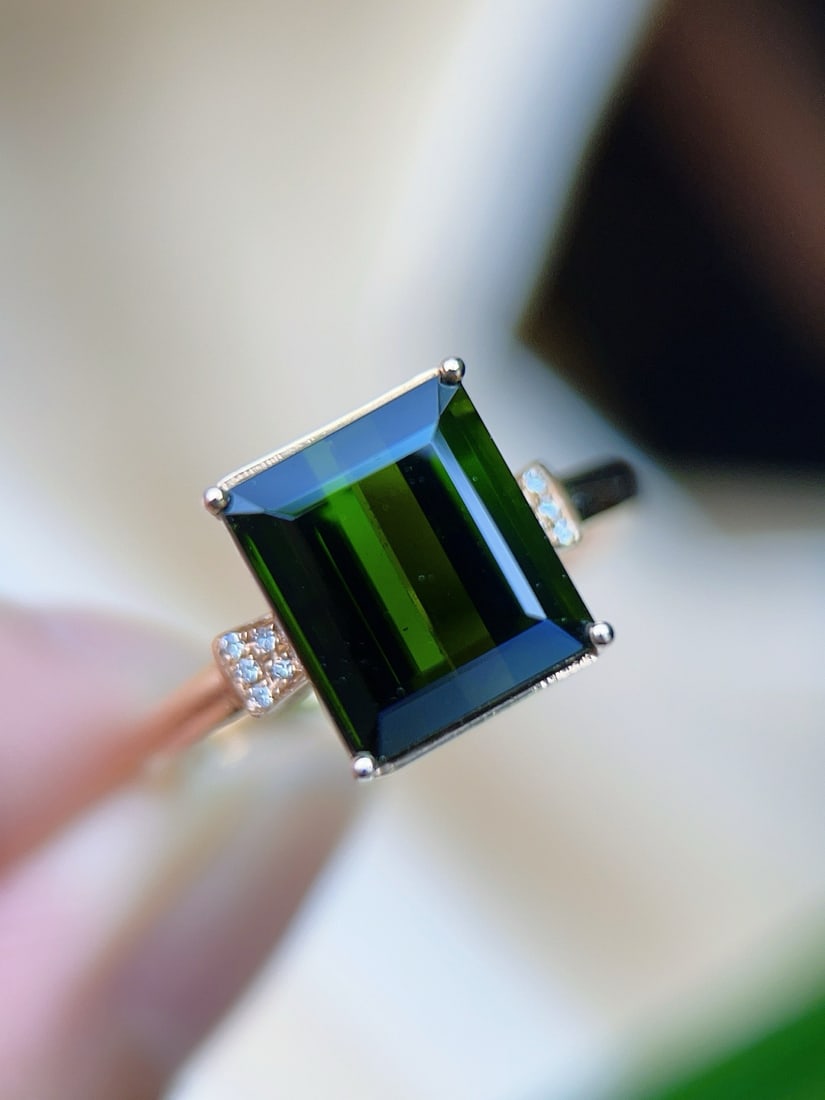 14k Gold 4.53 Ctw Natural Tourmaline & Diamond Ring: Ref:231172309 // gold content:14k gold // ring size:7. 25us // // main gemstone:tourmaline // shape:octagonal // carat weight:4. 5ct // color:green // treatment:natural // // adjacent gemstone 2 :