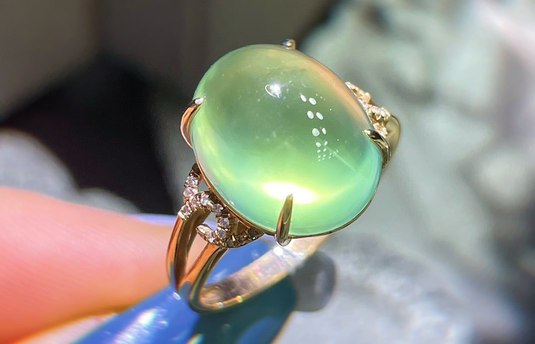 14k Gold 10.3 Ct Natural Prehnite & Diamond Ring - 3