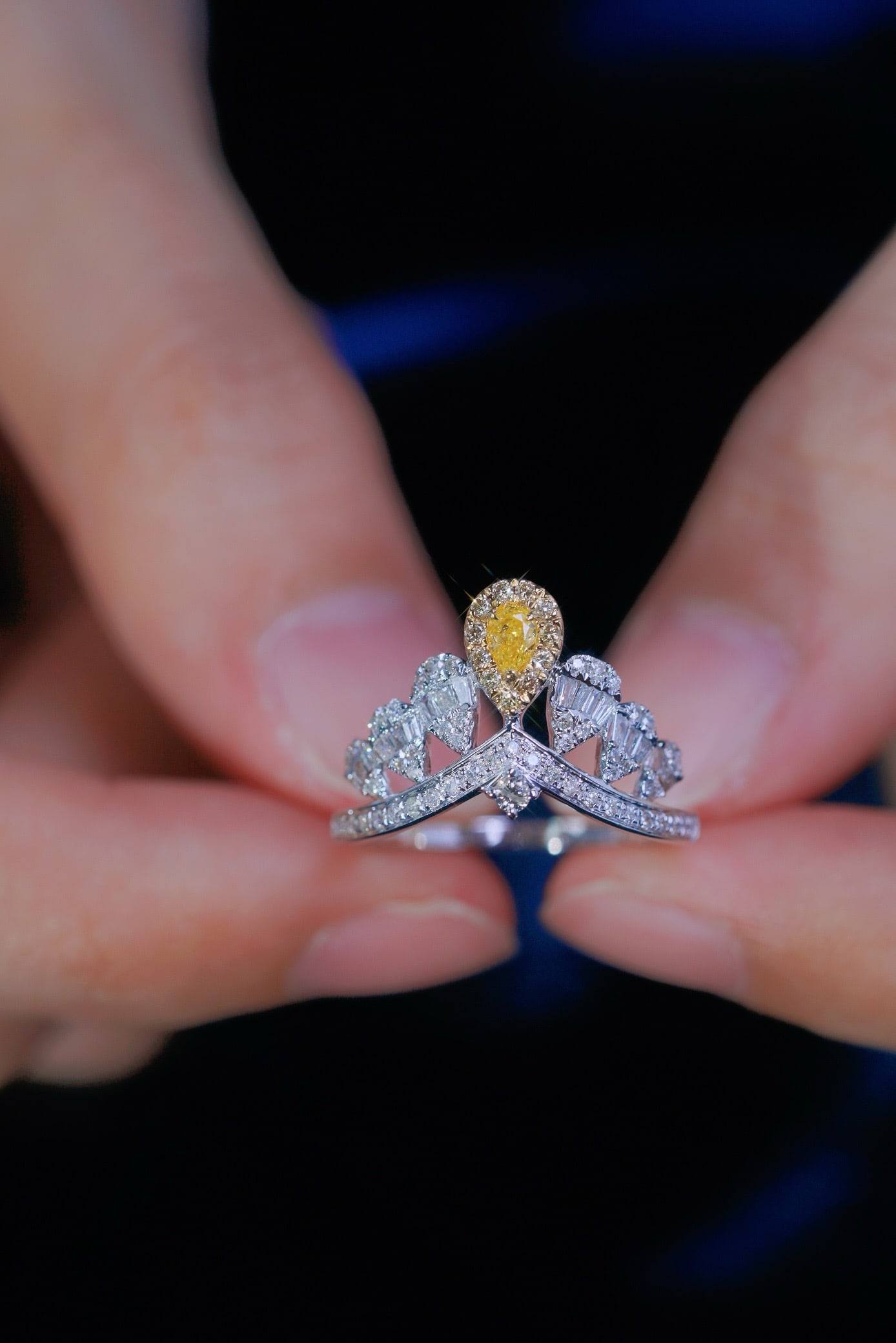 14k Gold 0.55 Ctw Natural Yellow Diamond & Diamond Ring - 5