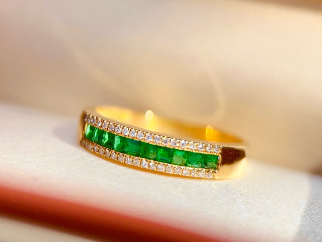 14k Gold 0.4 Ct Natural Emerald & Diamond Ring - 2