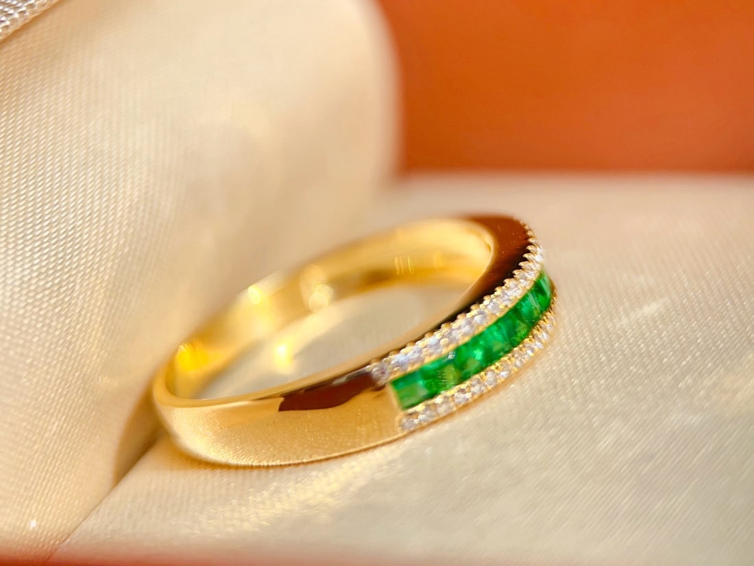 14k Gold 0.4 Ct Natural Emerald & Diamond Ring - 4