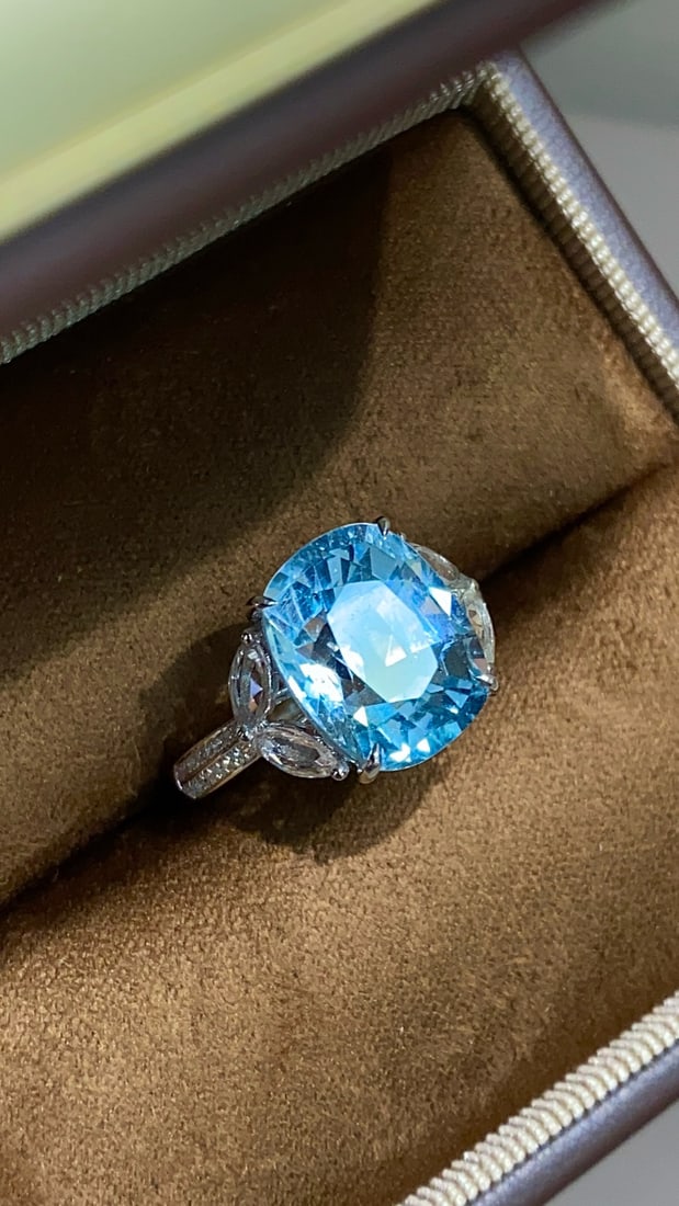 14k Gold 5.38 Ct Natural Aquamarine & Diamond & Sapphire Ring: Ref:231172329 // gold content:14k gold // ring size:7. 25us // // main gemstone:aquamarine // shape:cushion // carat weight:5. 38ct // color:blue // treatment:natural // // adjacent gemstone 2 :