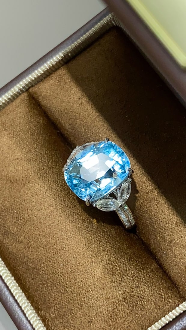 14k Gold 5.38 Ct Natural Aquamarine & Diamond & Sapphire Ring - 2