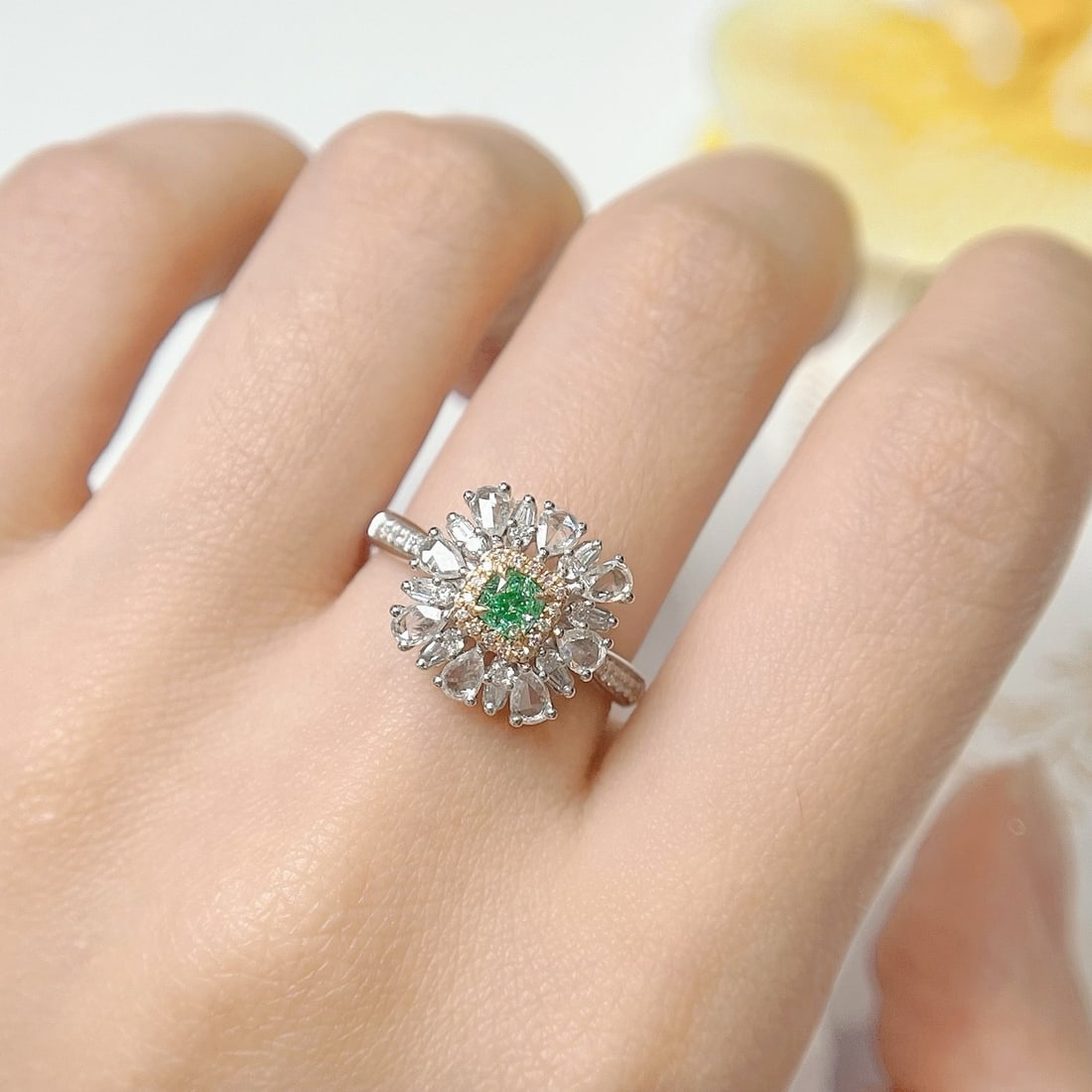 14k Gold 1.01 Ctw Natural Green Diamond & Diamond Ring - 3