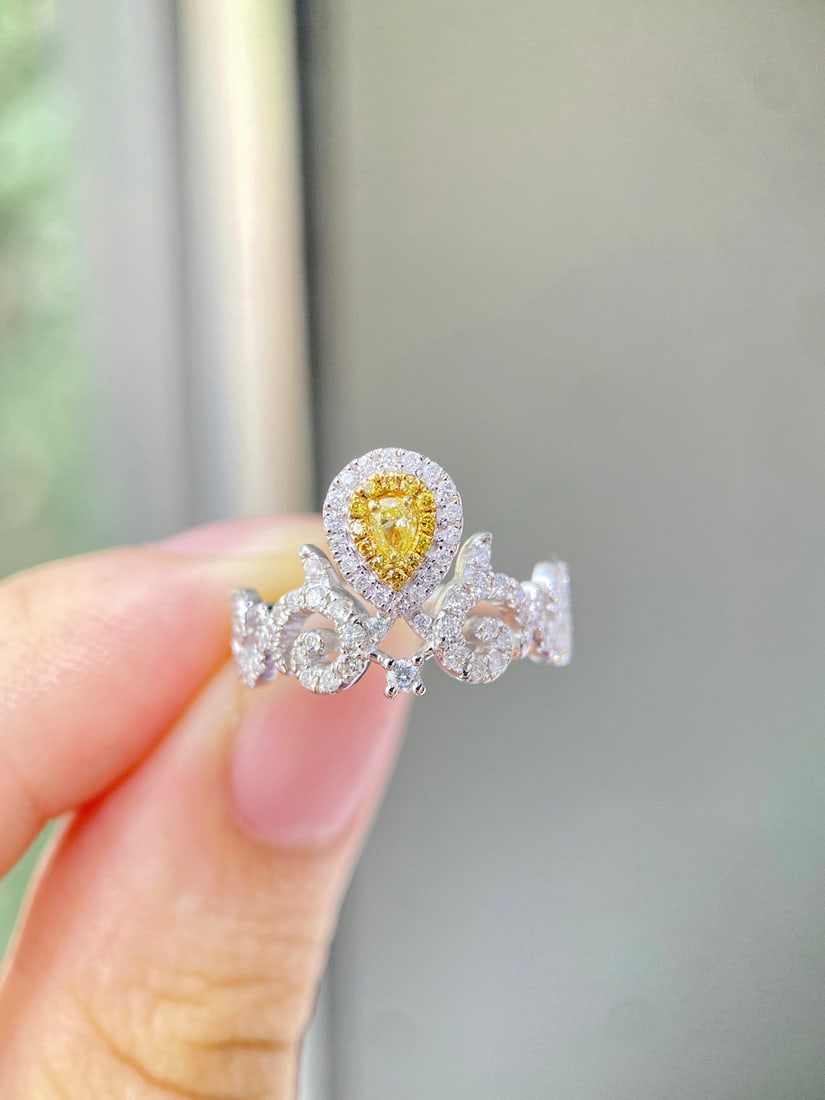 14k Gold 1.0 Ctw Natural Yellow Diamond & Diamond Ring: Ref:231172339 // gold content:14k gold // ring size:7. 25us // // main gemstone:yellow diamond // shape:pear // carat weight:0. 4ct // color:yellow // treatment:natural // // adjacent gemstone 2 :