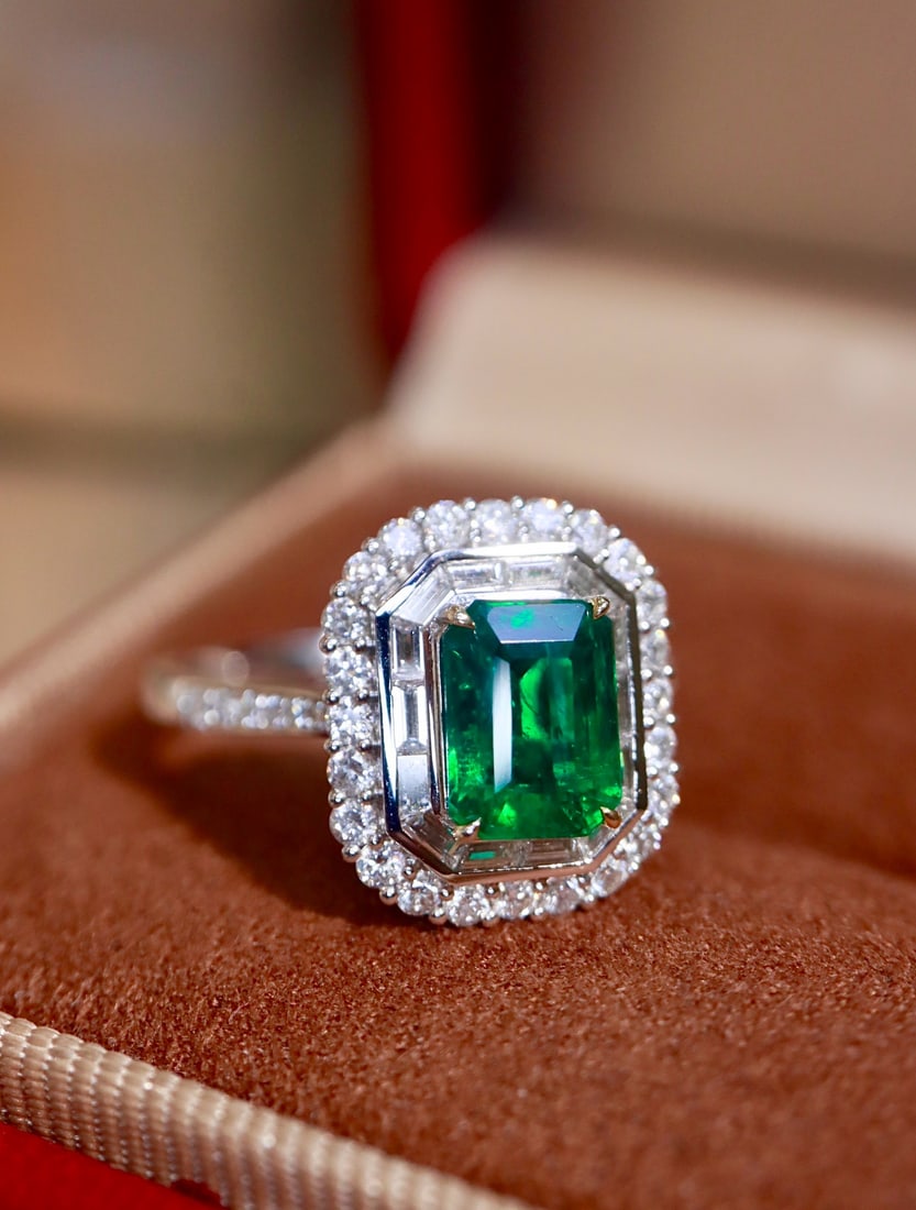 14k Gold 1.48 Ctw Vivid Green Natural Emerald & Diamond Ring - 4