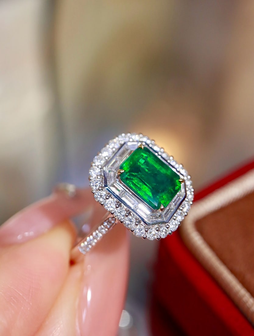 14k Gold 1.48 Ctw Vivid Green Natural Emerald & Diamond Ring - 7