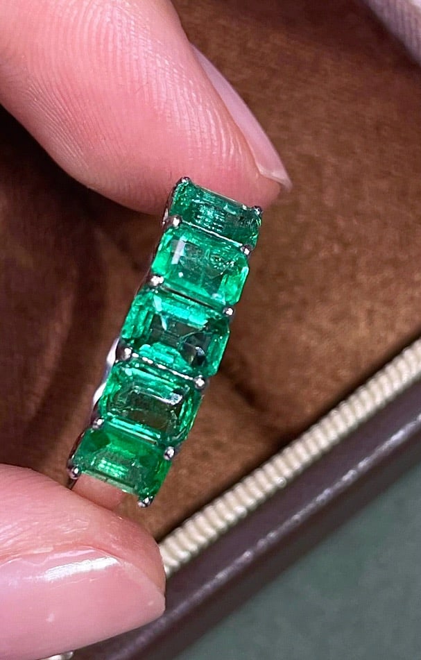 14k Gold 1.7 Ct Natural Emerald Ring - 4