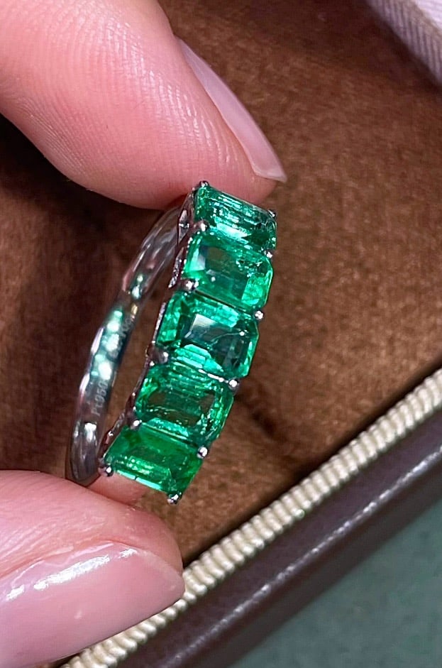14k Gold 1.7 Ct Natural Emerald Ring - 5