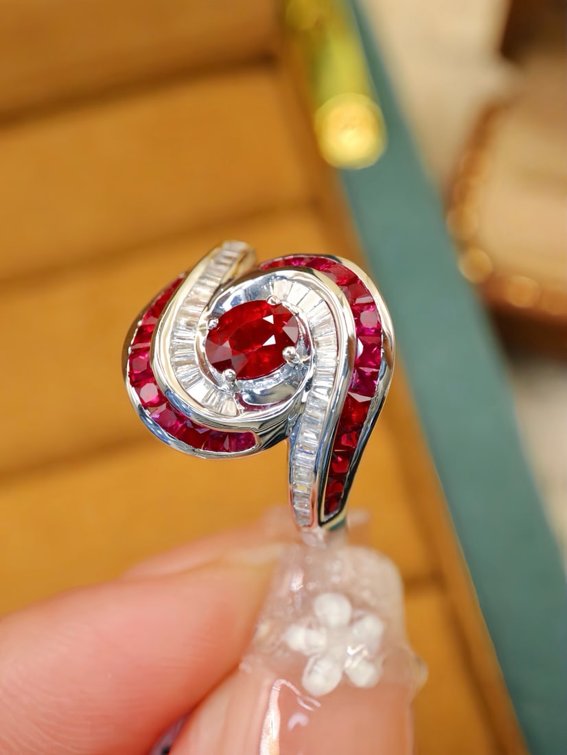 14k Gold 0.77 Ctw Natural Ruby & Diamond Ring - 2