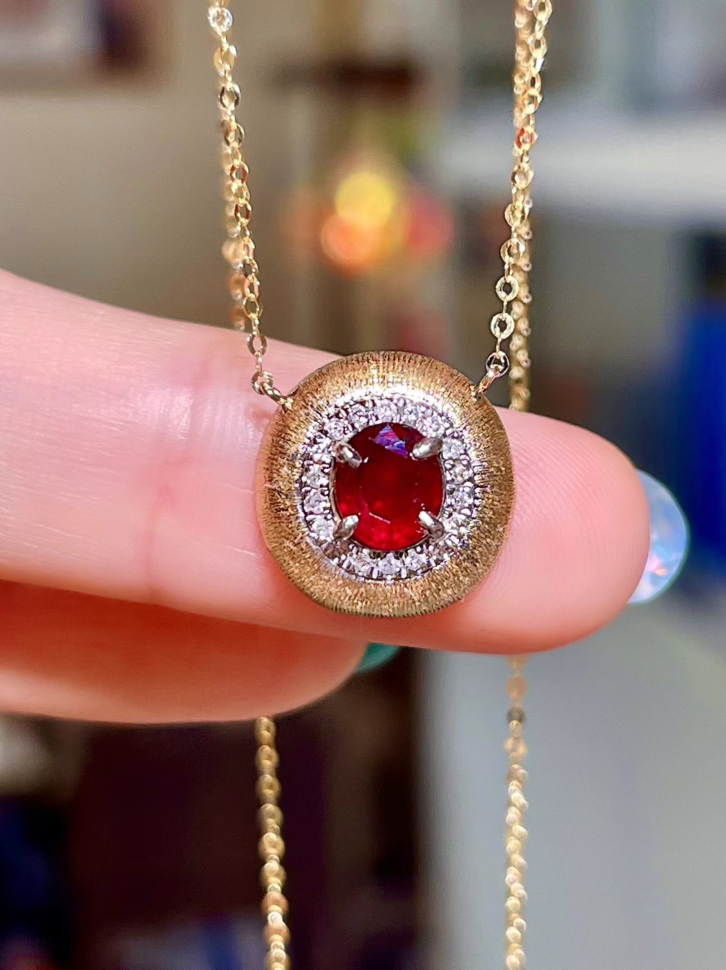 14k Gold 0.91 Ctw Natural Ruby & Diamond Necklace: Ref:231172344 // gold content:14k gold // main gemstone:ruby // shape:oval // carat weight:0. 82ct // color:red // treatment:natural // // adjacent gemstone 2 : diamond // shape:round // carat