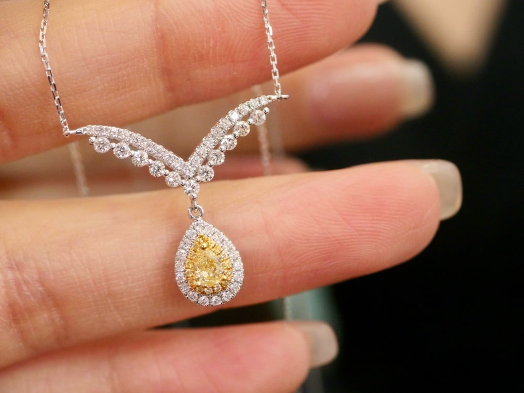 14k Gold 0.58 Ctw Natural Yellow Diamond & Diamond Necklace: Ref:231172345 // gold content:14k gold // main gemstone:yellow diamond // shape:pear // carat weight:0. 20ct // color:yellow // treatment:natural // // adjacent gemstone 2 : diamond // shape:round //