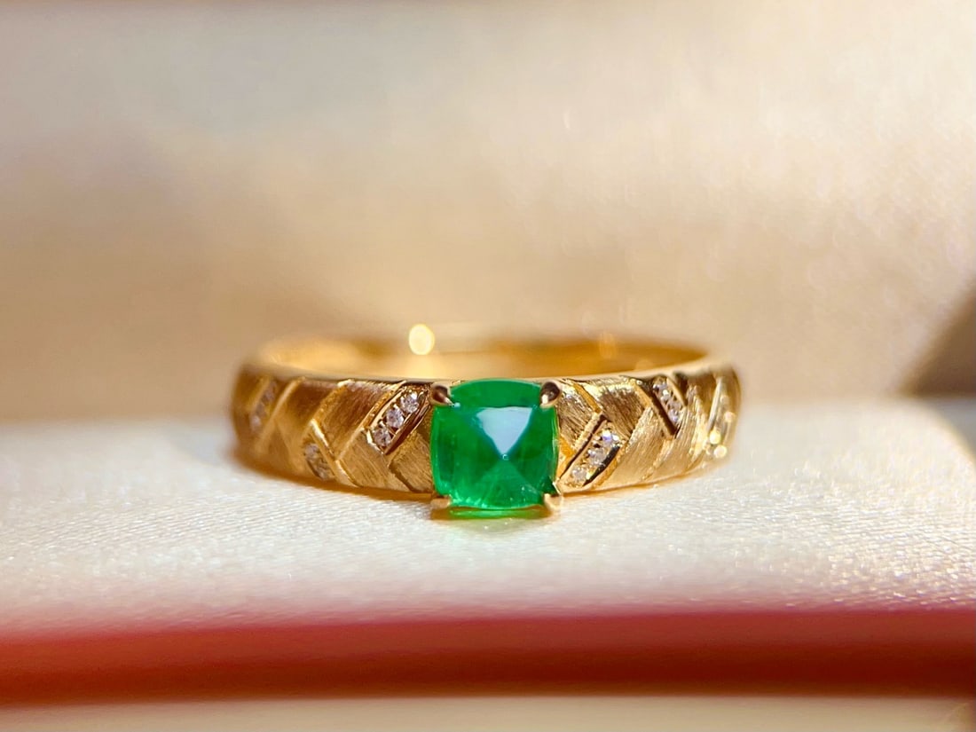 14k Gold 0.57 Ct Vivid Green Natural Emerald & Diamond Ring - 2