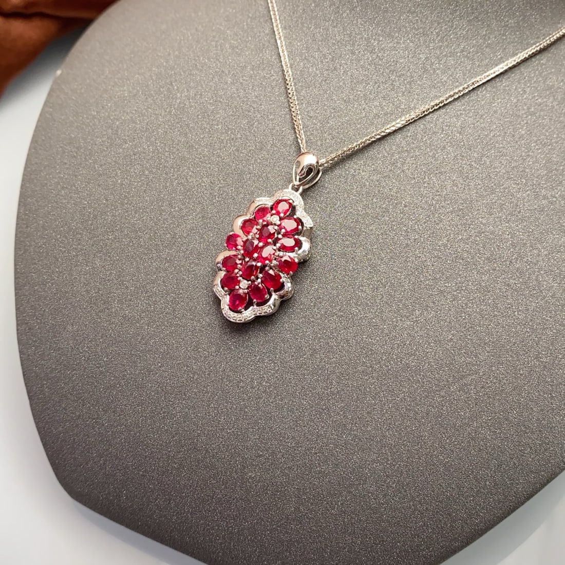 14k Gold 3.00 Ct Natural Ruby & Diamond Pendant( Without Chain ): Ref:231172355 // gold content:14k gold // main gemstone:ruby // shape:oval // carat weight:3. 00ct // color:red // treatment:natural // // adjacent gemstone 2 : diamond // number of stones:32 //