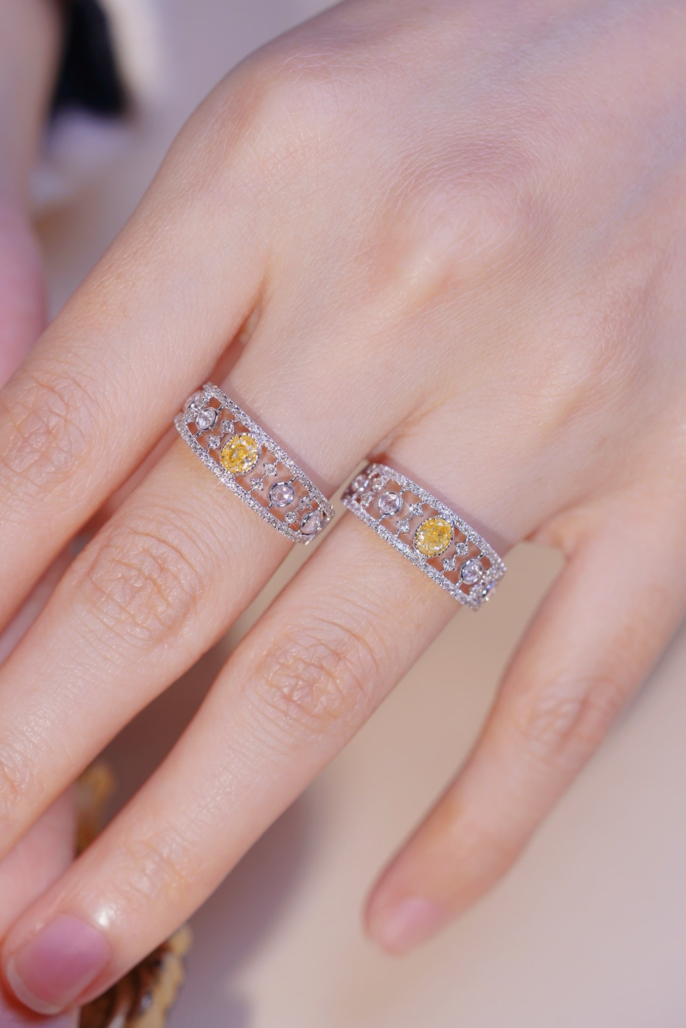 14k Gold 0.60 Ctw Natural Yellow Diamond & Diamond Ring - 2