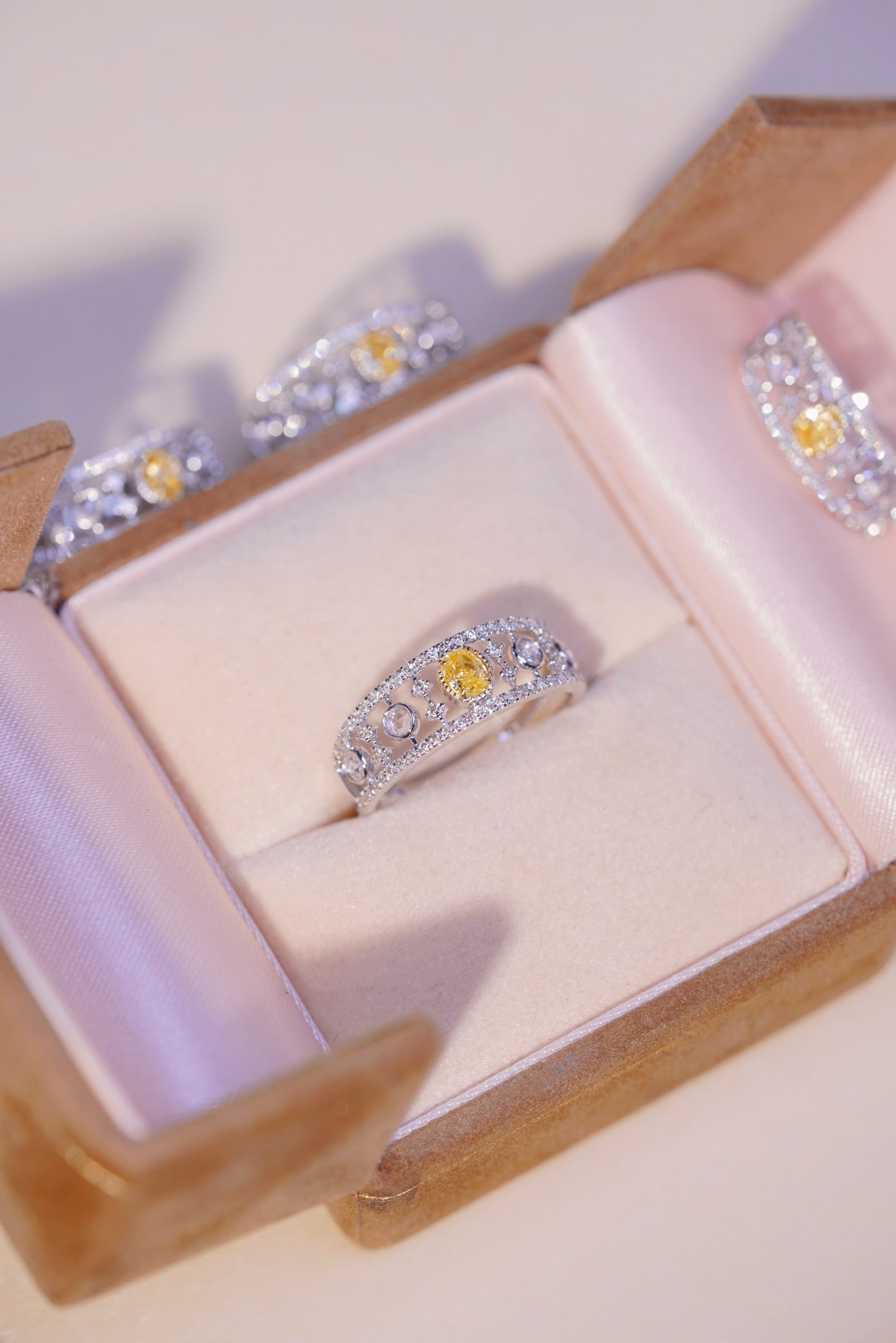 14k Gold 0.60 Ctw Natural Yellow Diamond & Diamond Ring - 6