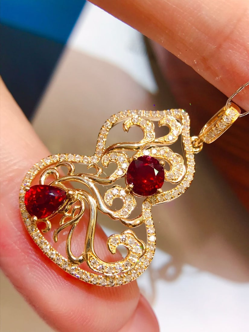 14k Gold 1.5 Ctw Vivid Red Natural Ruby & Diamond Pendant( Without Chain ) - 3