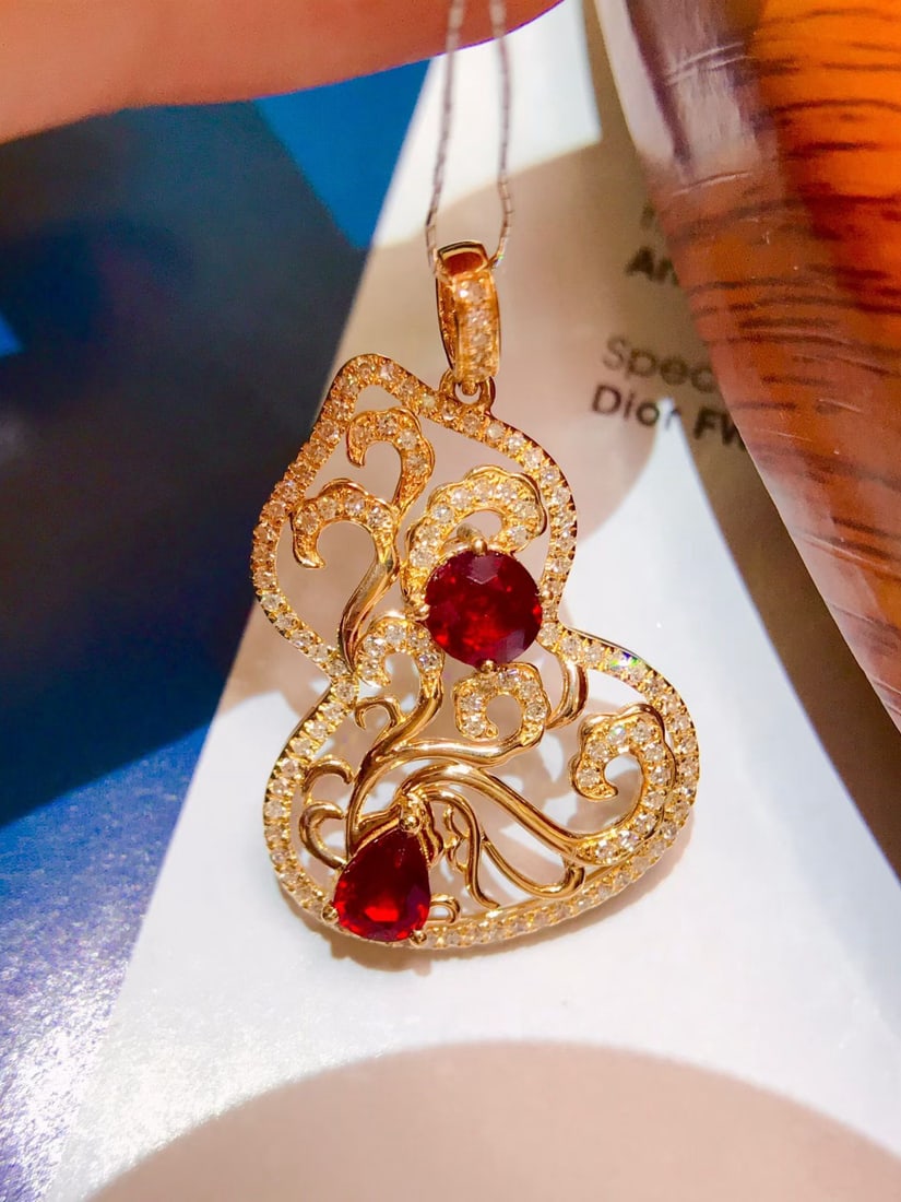 14k Gold 1.5 Ctw Vivid Red Natural Ruby & Diamond Pendant( Without Chain ) - 4