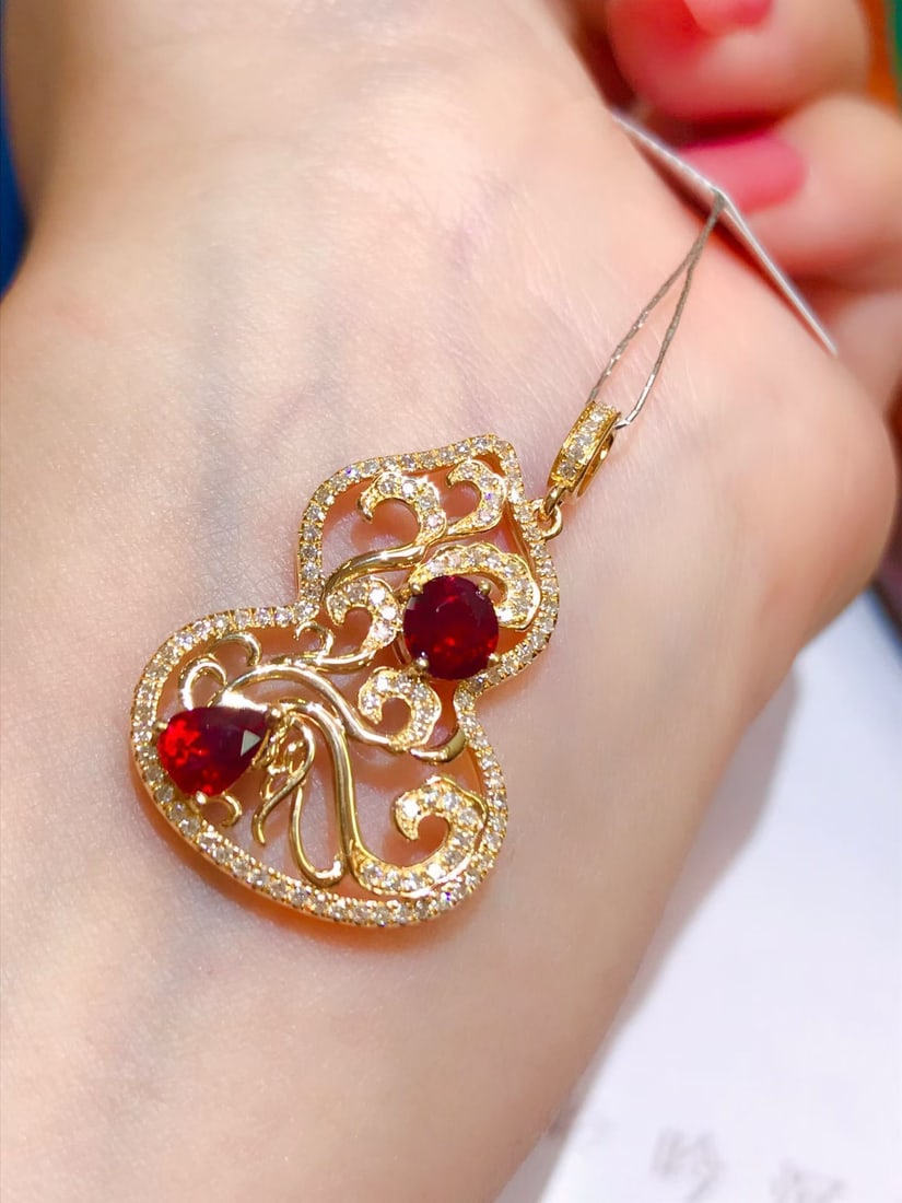 14k Gold 1.5 Ctw Vivid Red Natural Ruby & Diamond Pendant( Without Chain ) - 5