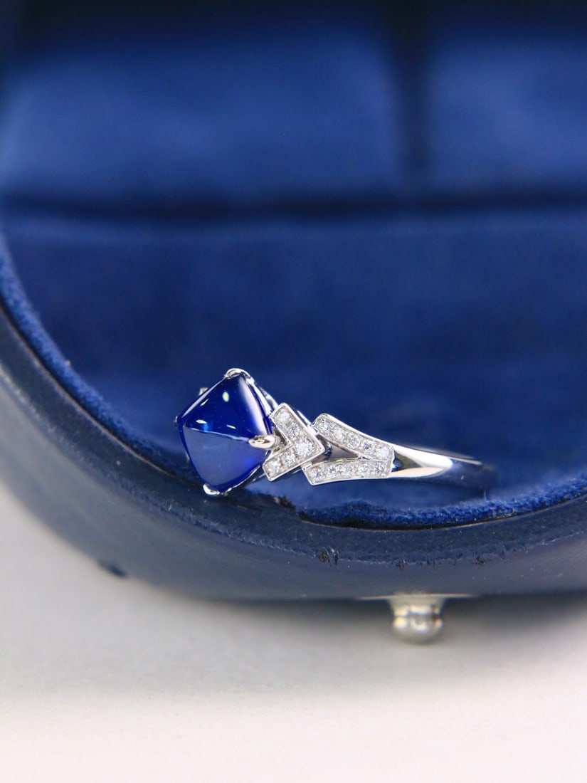 14k Gold 2.25 Ctw Vivid Blue Natural Sapphire & Diamond Ring - 3