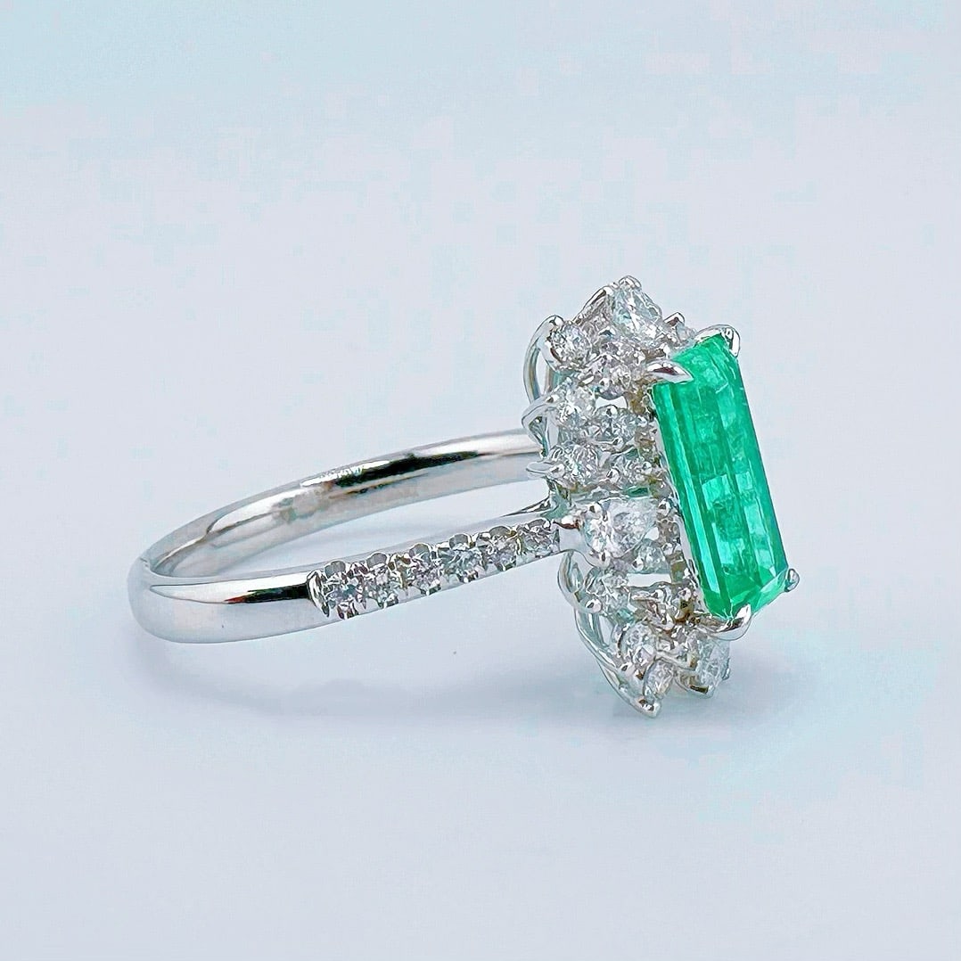 14k Gold 1.99 Ctw Natural Emerald & Diamond Ring - 3