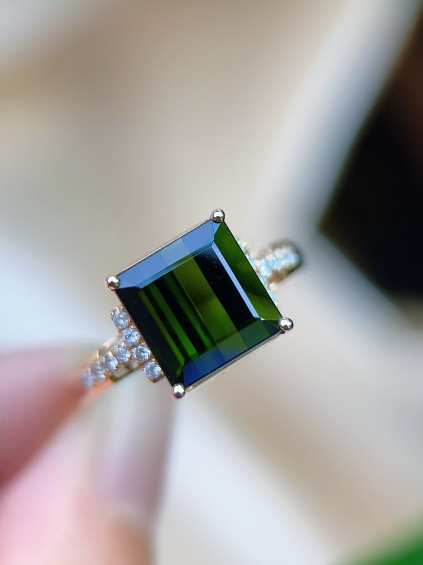 14k Gold 4.41 Ctw Natural Tourmaline & Diamond Ring: Ref:231172377 // gold content:14k gold // ring size:7. 25us // // main gemstone:tourmaline // shape:octagonal // carat weight:4. 28ct // color:green // treatment:natural // // adjacent gemstone 2 :